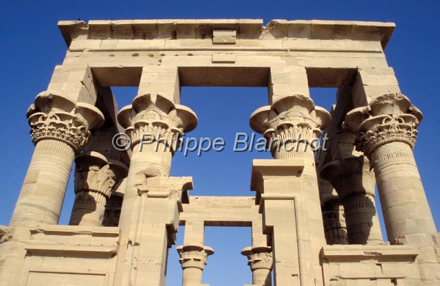 egypte 15.JPG - Kiosque de Trajan, Temple de Philaé vu du NilAssouan, Egypte